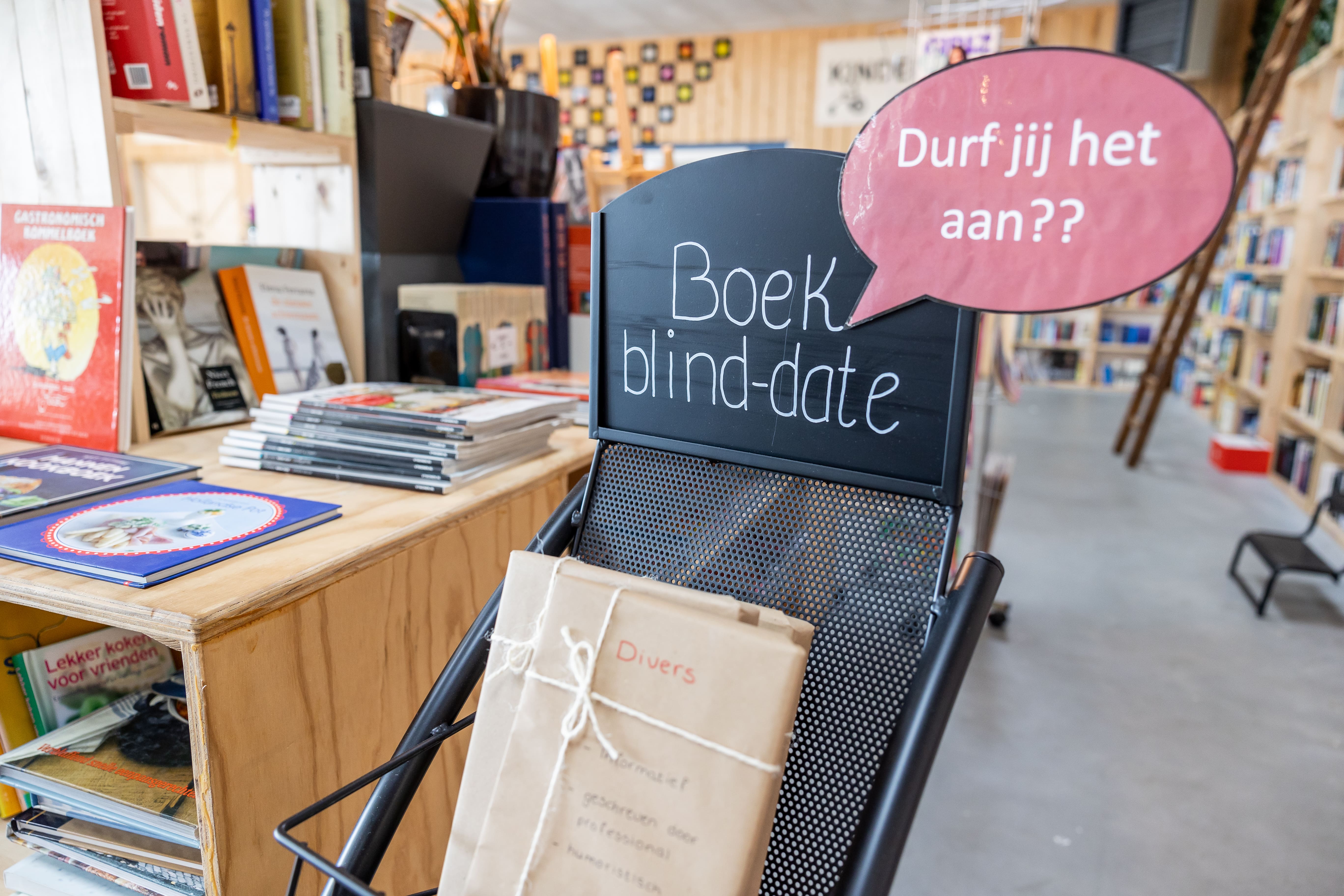 Estafette Burgum Boek Bllind Date