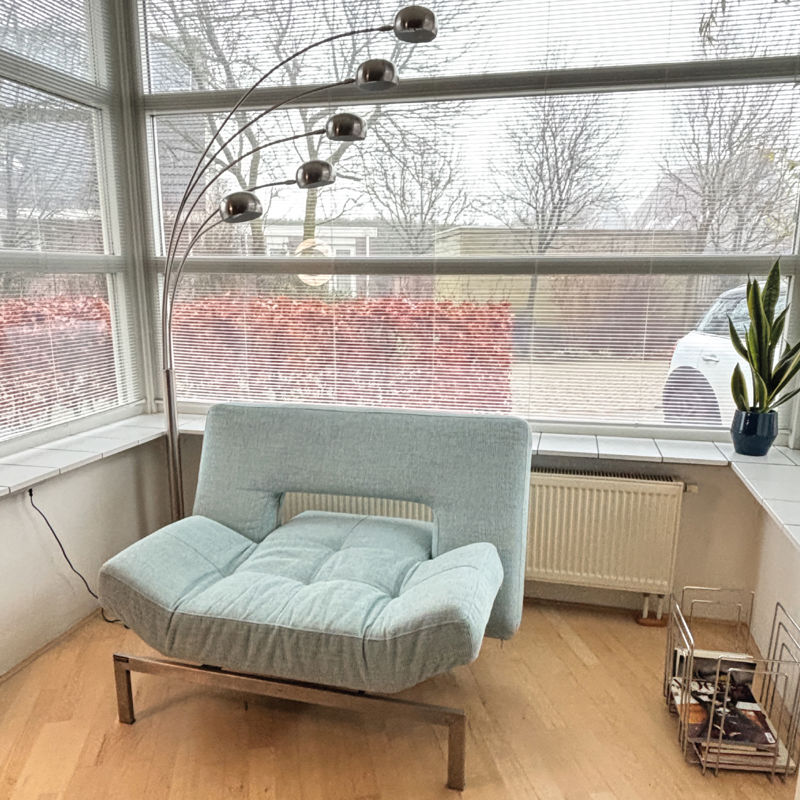 Blauwe Stoel En Lamp Vierkant