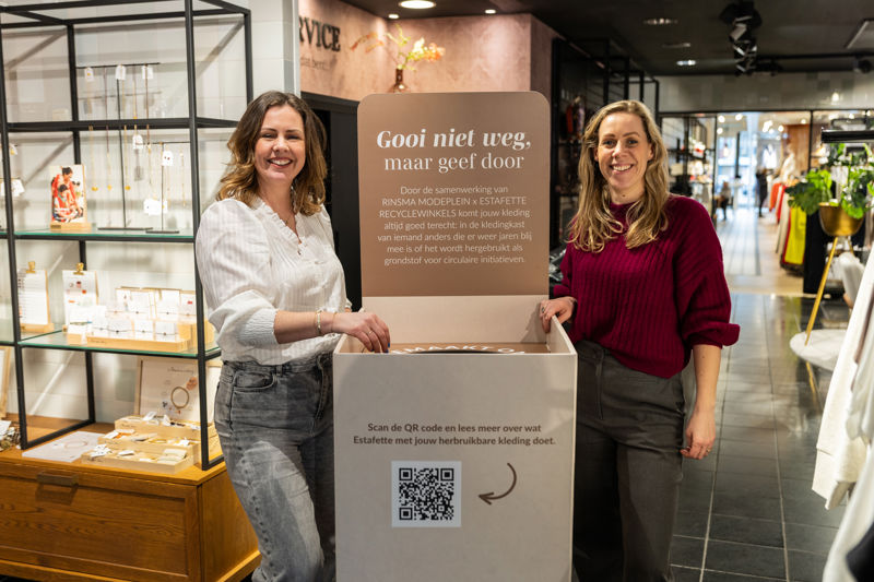 Textielinzamelcontainer Rinsma In De Winkel