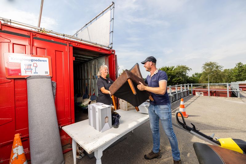 Estafette Container Omrin Milieustraten